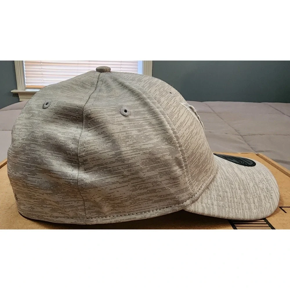 New Era® Arizona Cardinals™ (SMALL/MEDIUM) Active‎ Tech 39THIRTY Flex Hat
